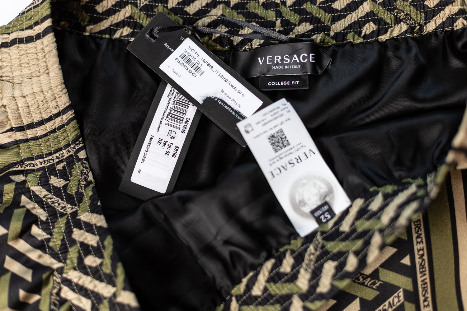 VERSACE SILK SHORTS MONOGRAME!